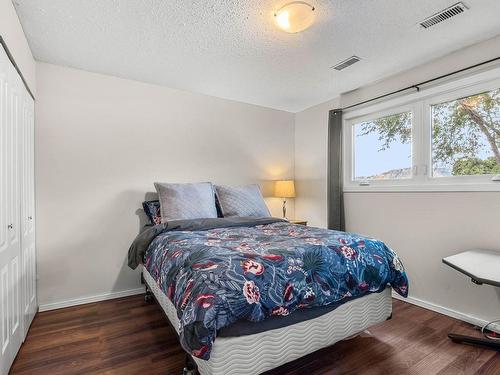 2509 Skeena Drive, Kamloops, BC - Indoor Photo Showing Bedroom