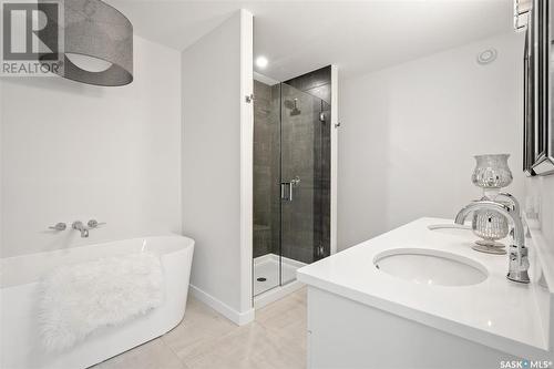 1334 Colony Street, Saskatoon, SK - Indoor Photo Showing Bathroom