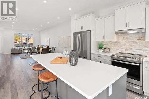 1334 Colony Street, Saskatoon, SK - Indoor Photo Showing Kitchen With Upgraded Kitchen