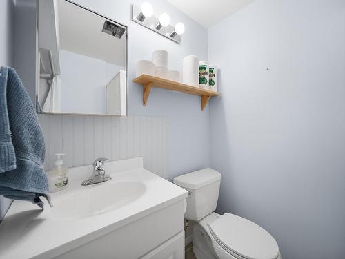 249 Hollyburn Drive, Kamloops, BC - Indoor Photo Showing Bathroom