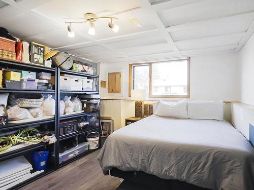 249 Hollyburn Drive, Kamloops, BC - Indoor Photo Showing Bedroom