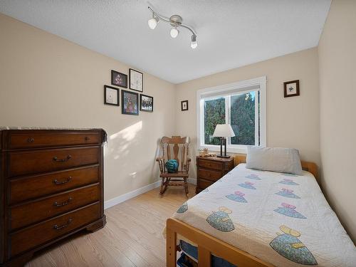 249 Hollyburn Drive, Kamloops, BC - Indoor Photo Showing Bedroom