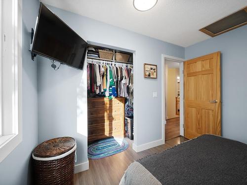 249 Hollyburn Drive, Kamloops, BC - Indoor Photo Showing Bedroom