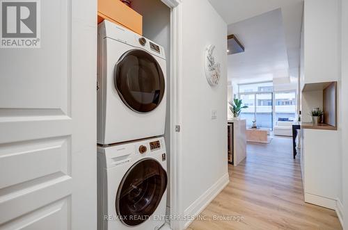 213 - 1 Hurontario Street, Mississauga, ON - Indoor Photo Showing Laundry Room