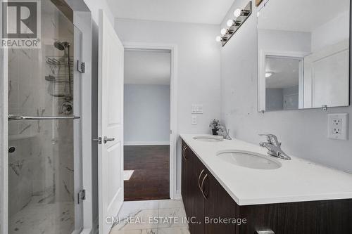 2122 Royal Gala Circle, Mississauga, ON - Indoor Photo Showing Bathroom