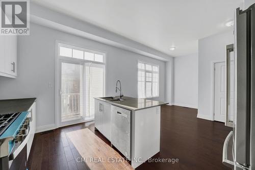 2122 Royal Gala Circle, Mississauga, ON - Indoor Photo Showing Kitchen With Double Sink