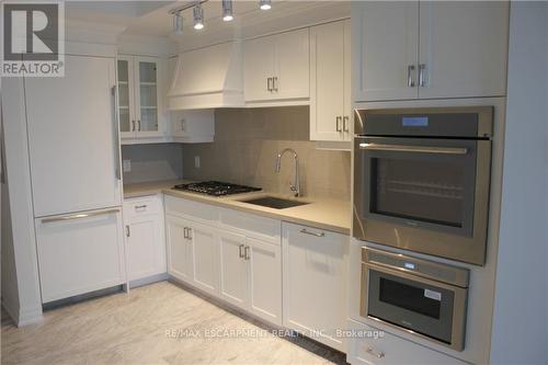 403 - 2060 Lakeshore Road, Burlington, ON - Indoor Photo Showing Kitchen