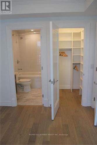 403 - 2060 Lakeshore Road, Burlington, ON - Indoor Photo Showing Bathroom