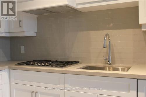 403 - 2060 Lakeshore Road, Burlington, ON - Indoor Photo Showing Kitchen