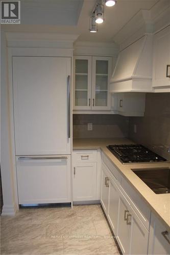 403 - 2060 Lakeshore Road, Burlington, ON - Indoor Photo Showing Kitchen