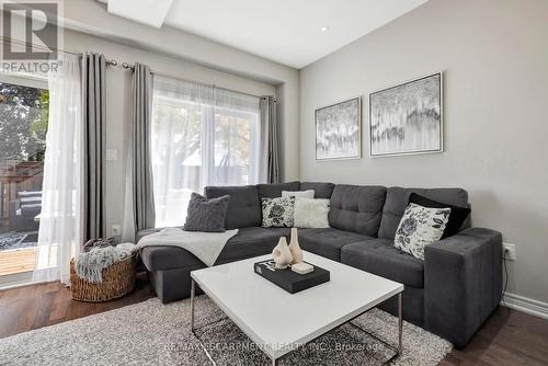 1 - 377 Glancaster Road, Hamilton, ON - Indoor Photo Showing Living Room