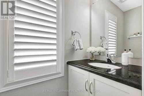 1 - 377 Glancaster Road, Hamilton, ON - Indoor Photo Showing Bathroom