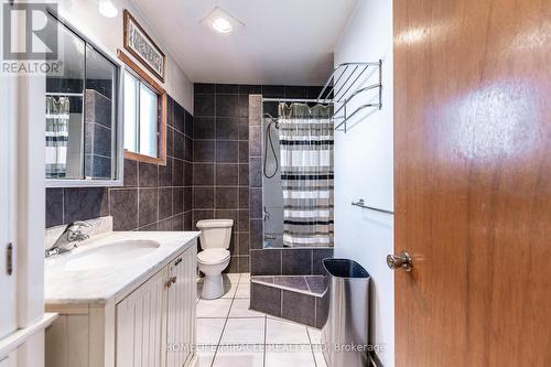 49 Facer Street, St. Catharines, ON - Indoor Photo Showing Bathroom