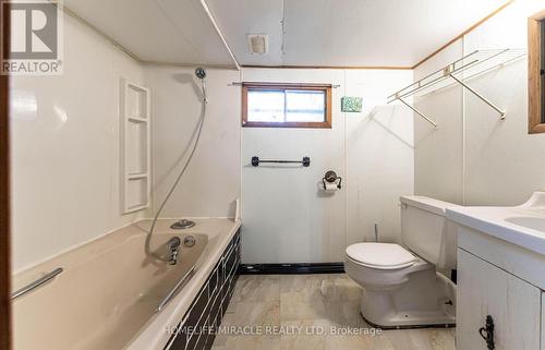 49 Facer Street, St. Catharines, ON - Indoor Photo Showing Bathroom