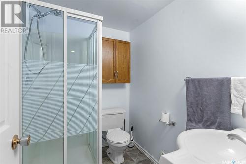 1347 Junor Avenue, Saskatoon, SK - Indoor Photo Showing Bathroom