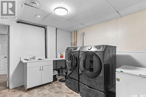 1347 Junor Avenue, Saskatoon, SK - Indoor Photo Showing Laundry Room