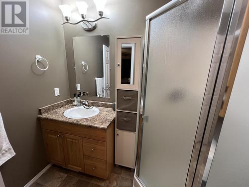 7 4620 E 52 Avenue, Fort Nelson, BC - Indoor Photo Showing Bathroom