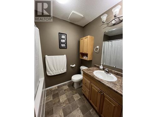 7 4620 E 52 Avenue, Fort Nelson, BC - Indoor Photo Showing Bathroom