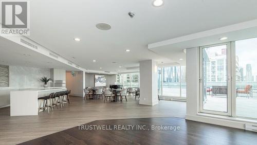 609 - 10 Yonge Street, Toronto, ON - Indoor