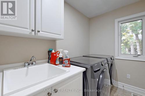 5 San Antonio Court, Richmond Hill, ON - Indoor Photo Showing Laundry Room