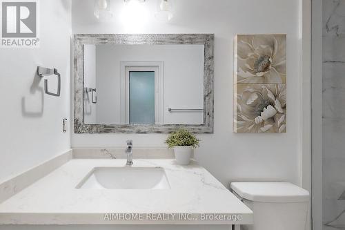 5 San Antonio Court, Richmond Hill, ON - Indoor Photo Showing Bathroom