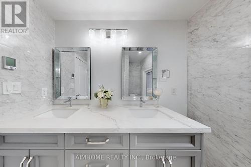 5 San Antonio Court, Richmond Hill, ON - Indoor Photo Showing Bathroom