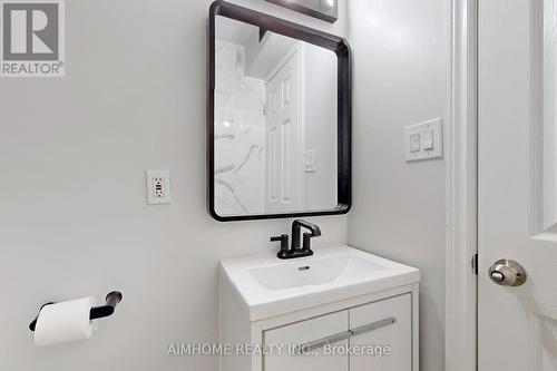 5 San Antonio Court, Richmond Hill, ON - Indoor Photo Showing Bathroom