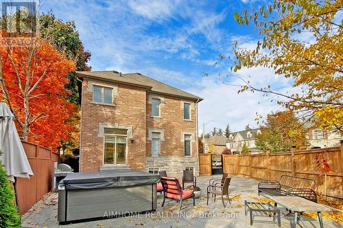 5 San Antonio Court, Richmond Hill, ON - Outdoor