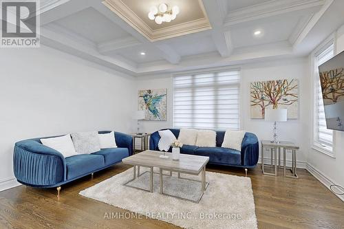 5 San Antonio Court, Richmond Hill, ON - Indoor Photo Showing Living Room