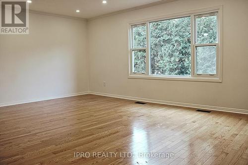 34 Red Maple Court, Toronto, ON - Indoor Photo Showing Other Room