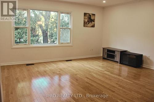 34 Red Maple Court, Toronto, ON - Indoor Photo Showing Other Room