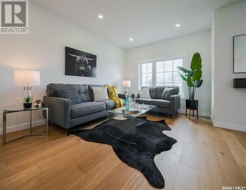 209 235 Feheregyhazi Boulevard, Saskatoon, SK - Indoor Photo Showing Living Room