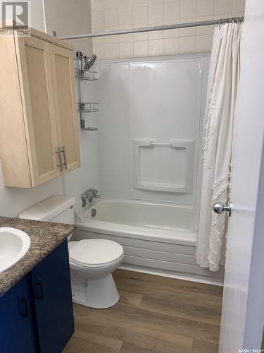 404 105 110Th Street W, Saskatoon, SK - Indoor Photo Showing Bathroom