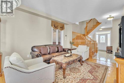 27 Putnam Drive, Brampton, ON - Indoor Photo Showing Living Room