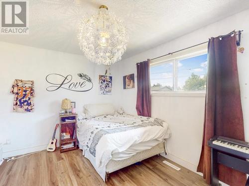 8 Willow Crescent, Osoyoos, BC - Indoor Photo Showing Bedroom