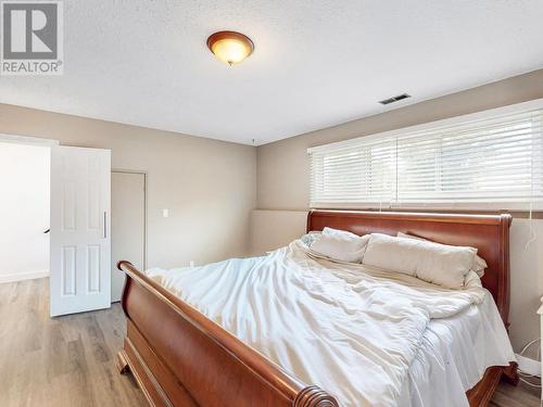 8 Willow Crescent, Osoyoos, BC - Indoor Photo Showing Bedroom