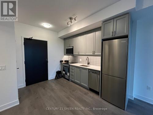 502 - 2343 Khalsa Gate, Oakville, ON - Indoor Photo Showing Kitchen