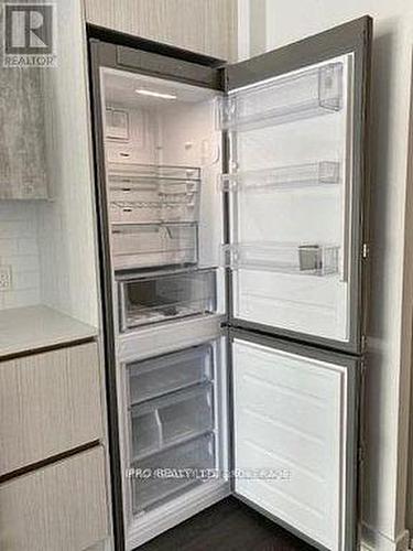 312 - 251 Manitoba Street, Toronto, ON - Indoor Photo Showing Kitchen