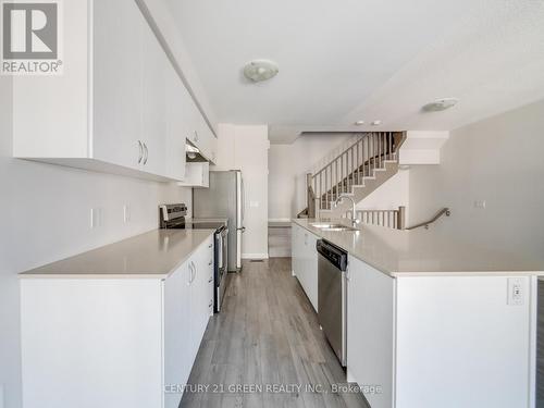 911 - 585 Colborne Street, Brantford, ON - Indoor Photo Showing Kitchen With Upgraded Kitchen