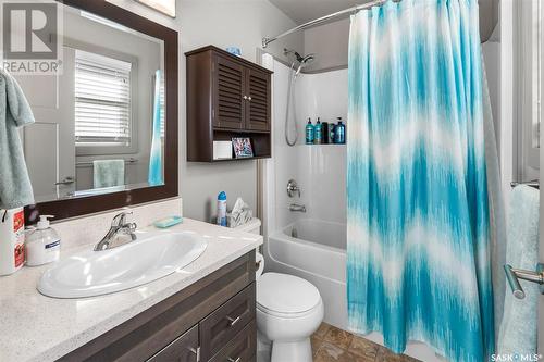 258 Maningas Bend, Saskatoon, SK - Indoor Photo Showing Bathroom