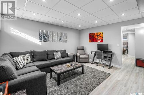 258 Maningas Bend, Saskatoon, SK - Indoor Photo Showing Living Room