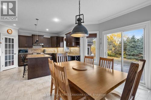 116 Radcliffe Crescent, Lucan Biddulph (Lucan), ON - Indoor Photo Showing Dining Room