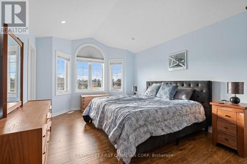 116 Radcliffe Crescent, Lucan Biddulph (Lucan), ON - Indoor Photo Showing Bedroom