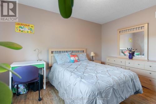 116 Radcliffe Crescent, Lucan Biddulph (Lucan), ON - Indoor Photo Showing Bedroom