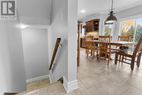 116 Radcliffe Crescent, Lucan Biddulph (Lucan), ON - Indoor Photo Showing Dining Room