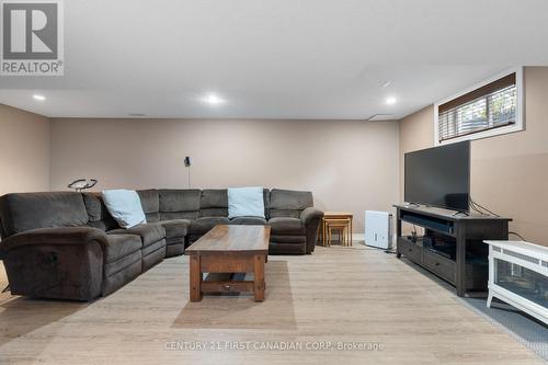 116 Radcliffe Crescent, Lucan Biddulph (Lucan), ON - Indoor Photo Showing Basement