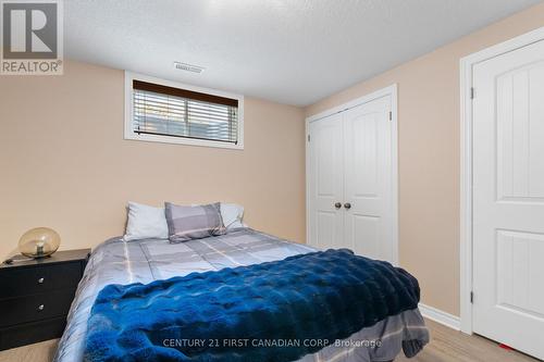 116 Radcliffe Crescent, Lucan Biddulph (Lucan), ON - Indoor Photo Showing Bedroom