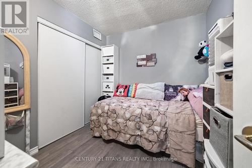 1813 - 1 Lee Centre Drive, Toronto, ON - Indoor Photo Showing Bedroom