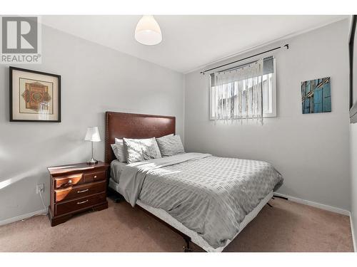 525 Leathead Road, Kelowna, BC - Indoor Photo Showing Bedroom