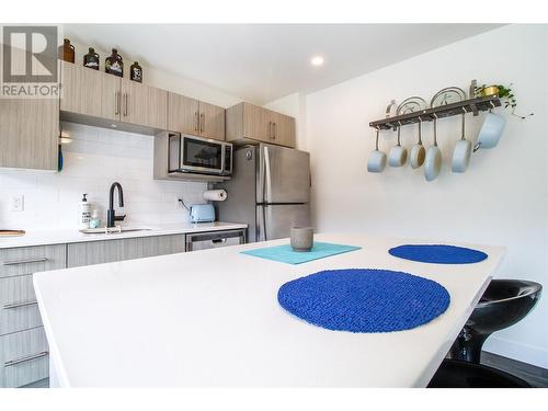 1901 Nels Nelson Crescent Unit# 7203, Revelstoke, BC - Indoor Photo Showing Kitchen